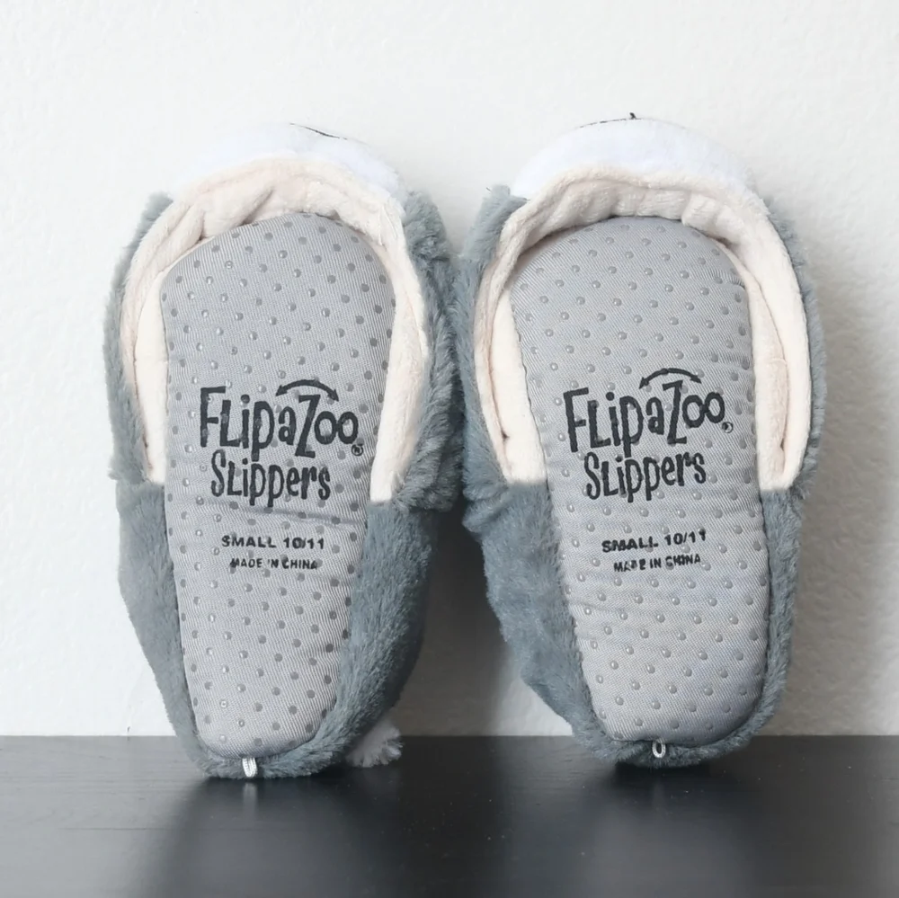 FlipaZoo Reversible Polar Bear 🐻‍❄️ to Wolf 🐺 Slippers. Size 11-12 Little Kids